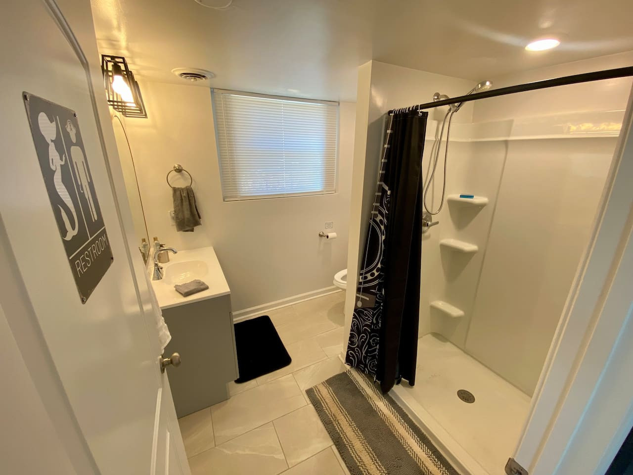 Bathroom 1 with shower