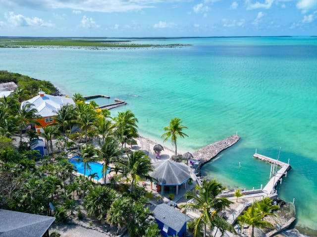 Waters Edge at The Cays - George Town