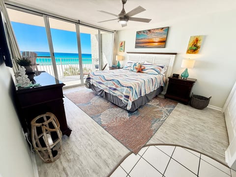 Super comfortable Cal King mattress with beautiful emerald green Gulf front views.