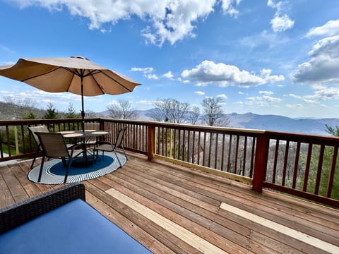 Beautiful long range views of Sugar Mountain and Grandfather Mountain 