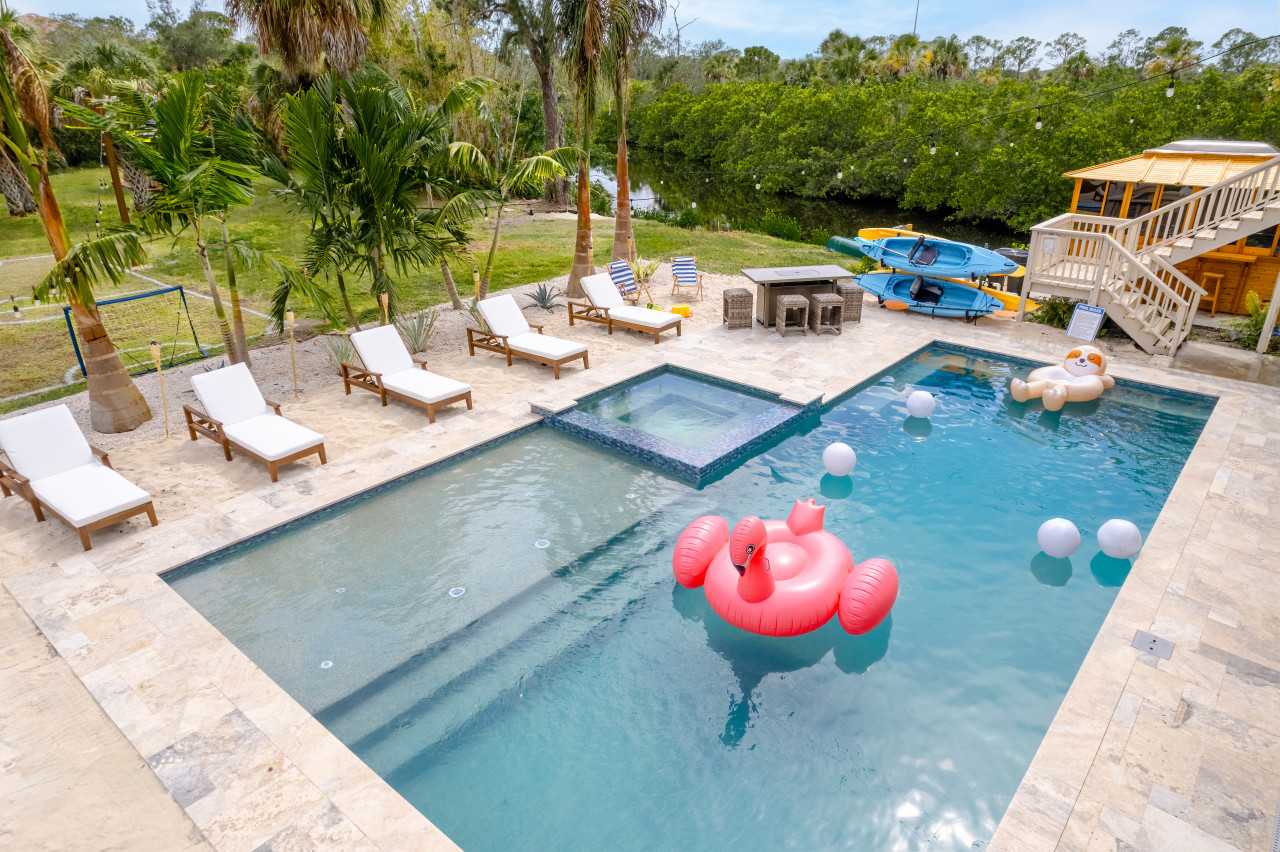 1-largest-tampa-private-compound-13br-sleeps-40+-heated-poolspa/