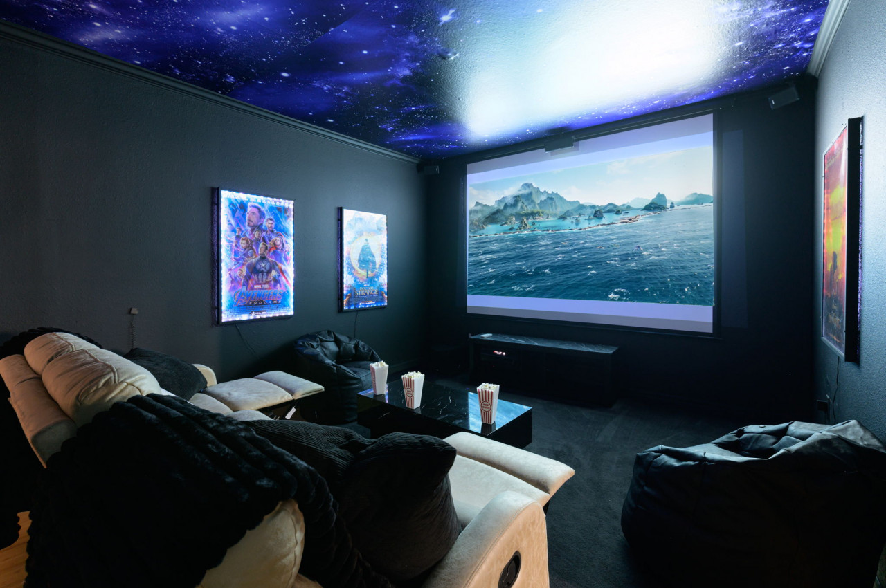 1-largest-tampa-private-compound-13br-sleeps-40+-heated-poolspa/