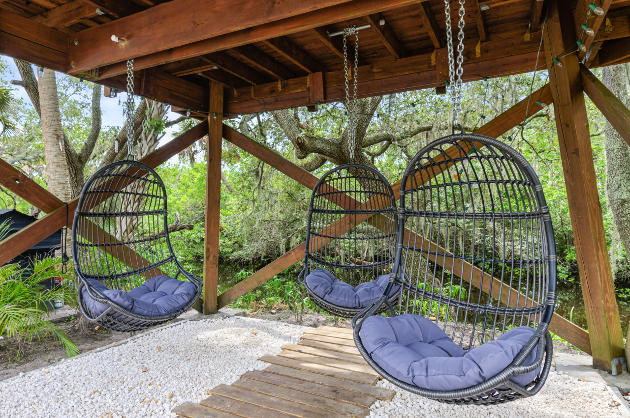 1-largest-tampa-private-compound-13br-sleeps-40+-heated-poolspa/