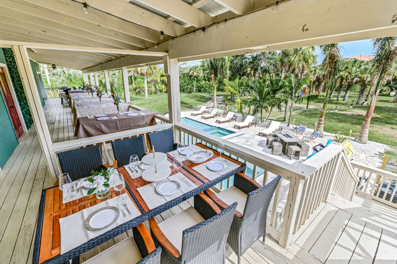 1-largest-tampa-private-compound-13br-sleeps-40+-heated-poolspa/