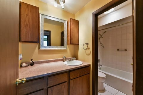 Chicago Condo · Luxurious Condo in Top Rated Neighborhood