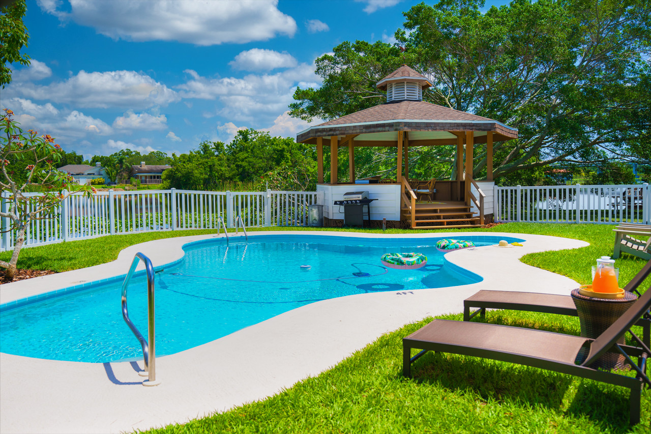 Lakeside Retreat-4plex Sleeps 20