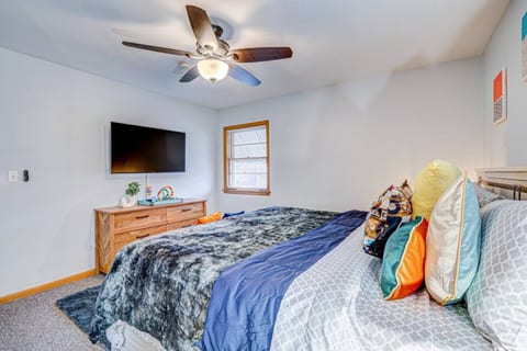 Elmwood Park 2 BR Condo (Great for Kids!)