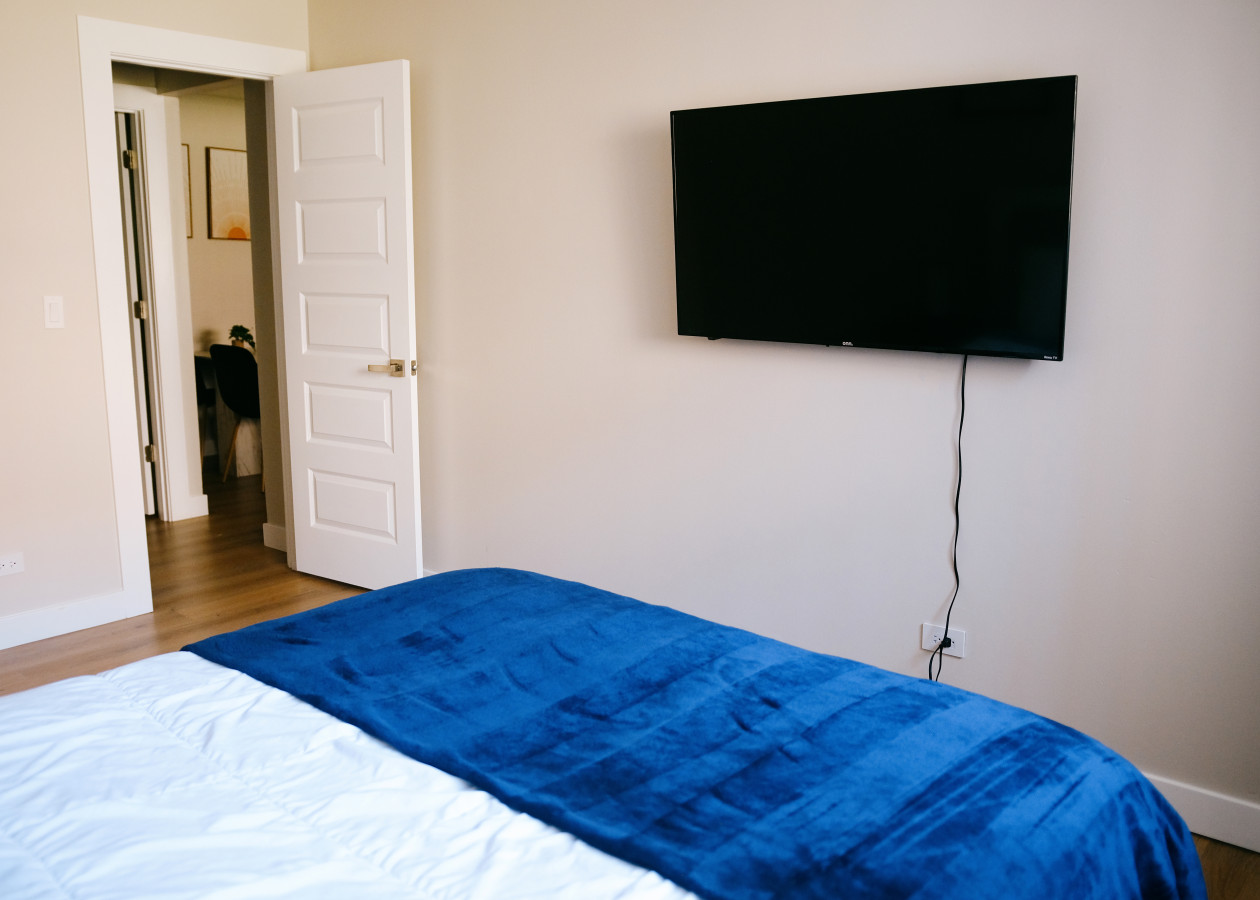 luxurious-remodeled-1br-condo/