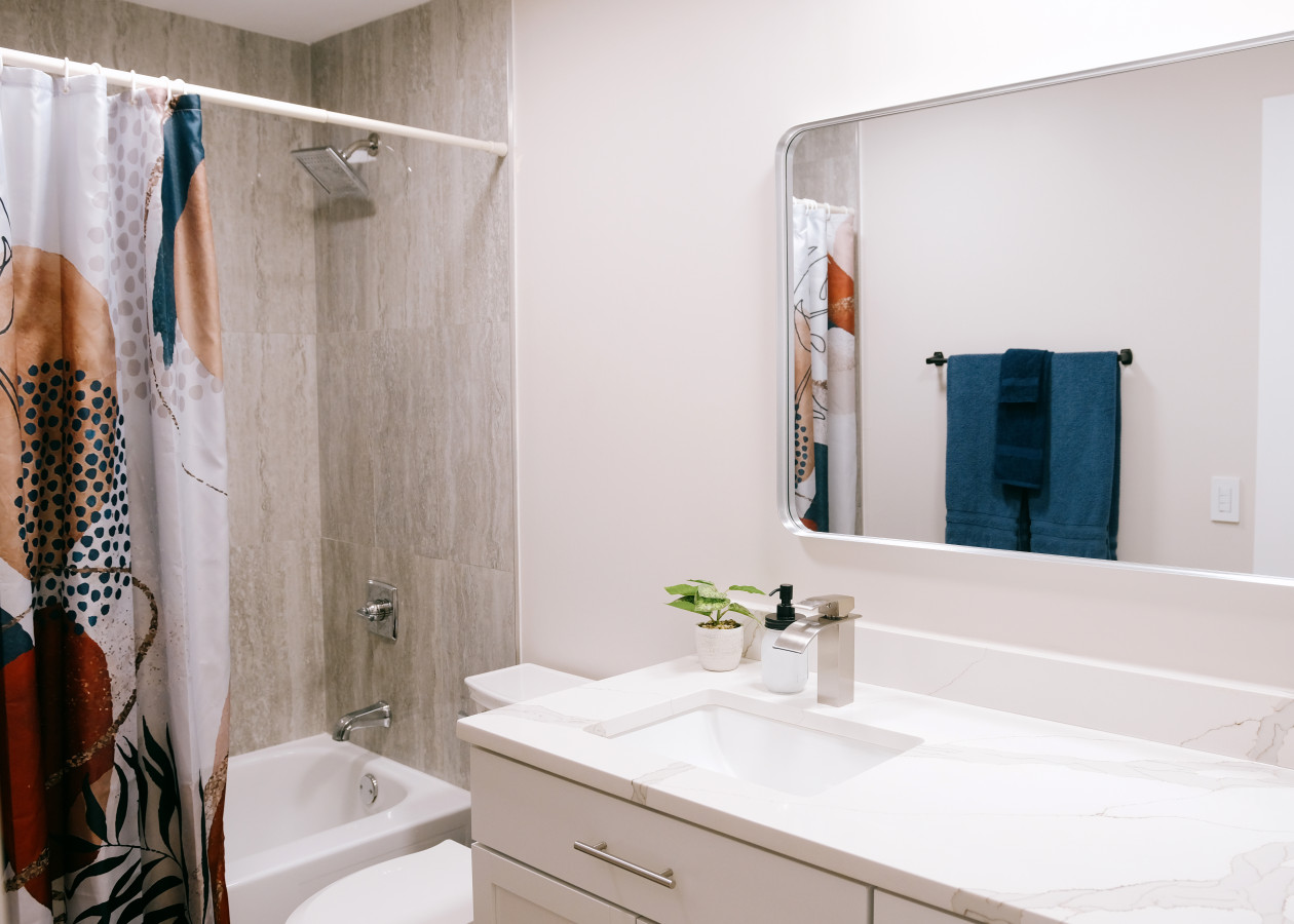 luxurious-remodeled-1br-condo/