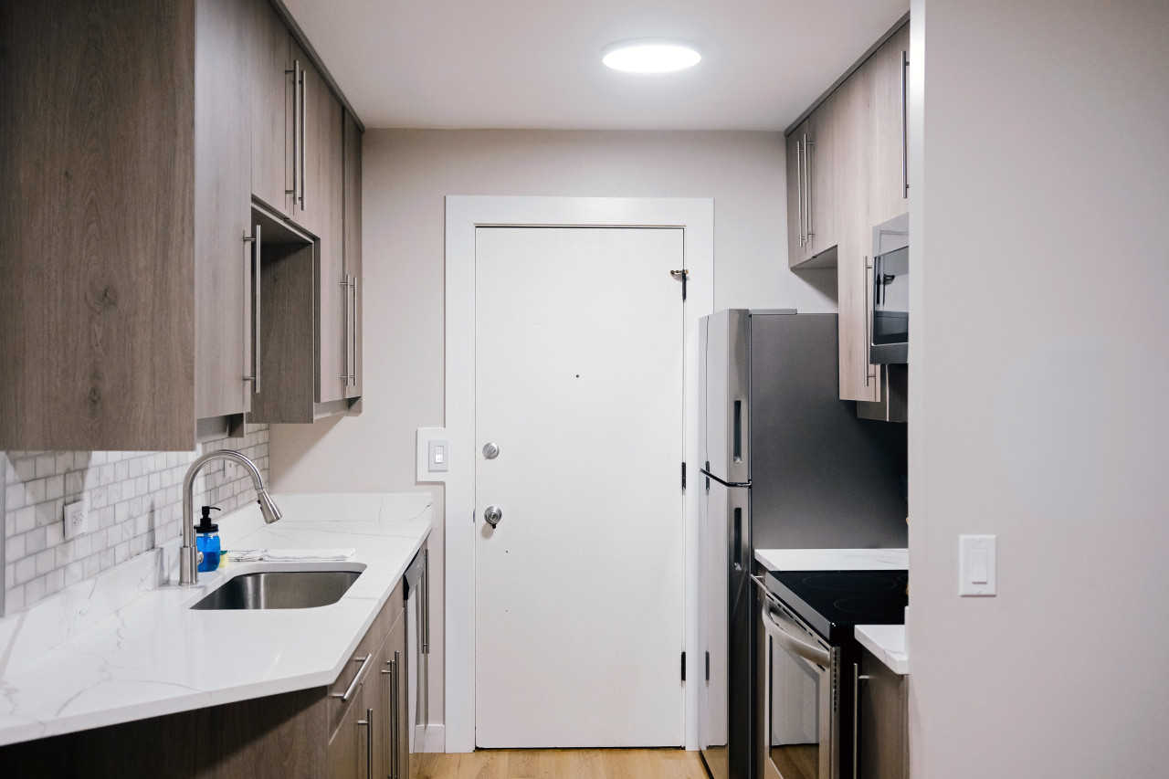 luxurious-remodeled-1br-condo/