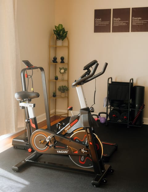 New Modern 3BR • Gym • Workspace • Quiet Location