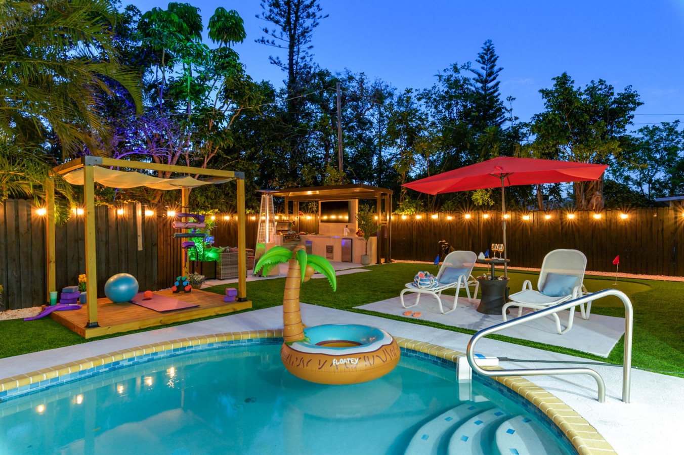 sleeps-20-*-heated-pool-*-hot-tub-*-outdoor-kitchentheater/