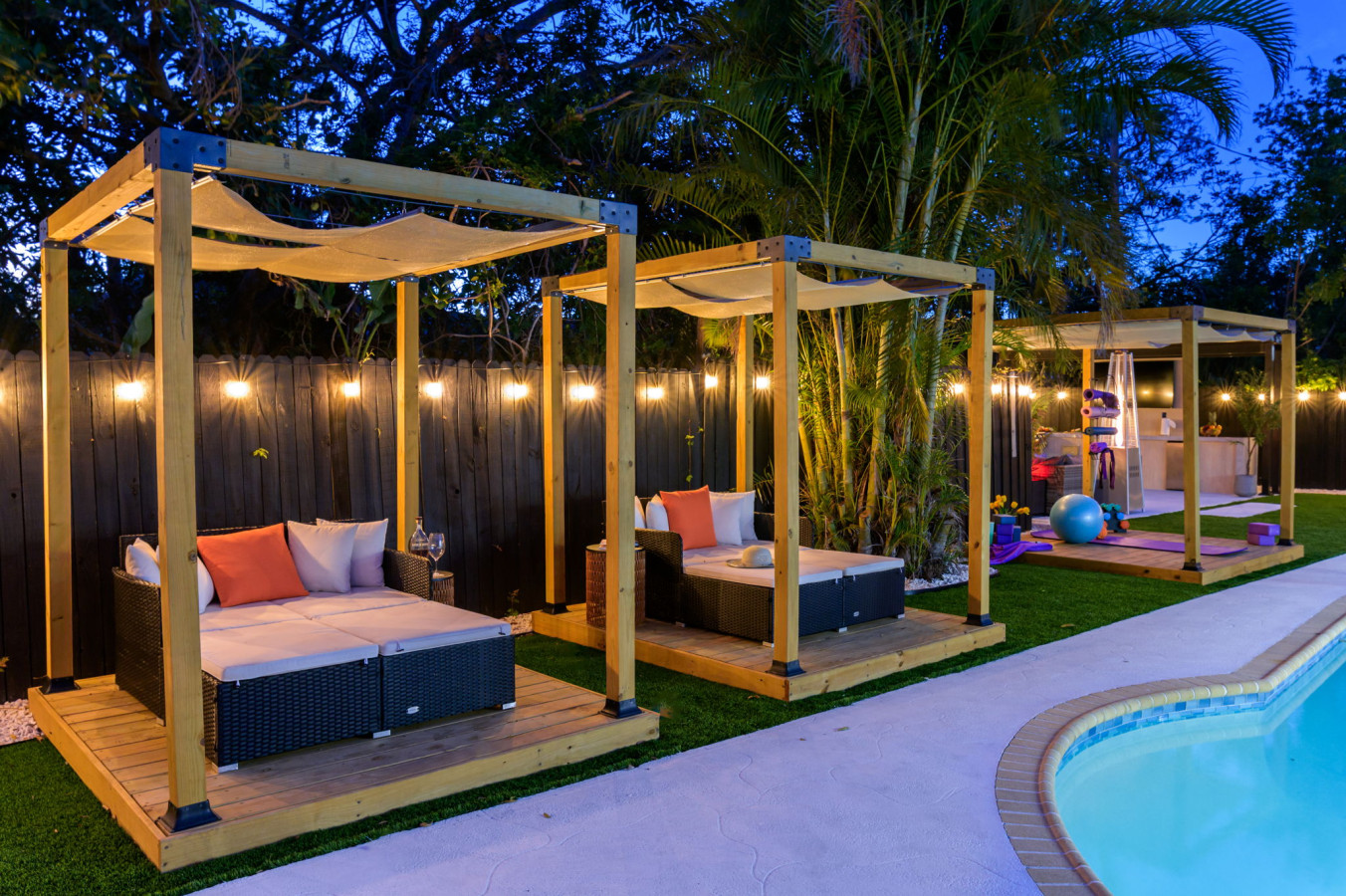 sleeps-20-*-heated-pool-*-hot-tub-*-outdoor-kitchentheater/