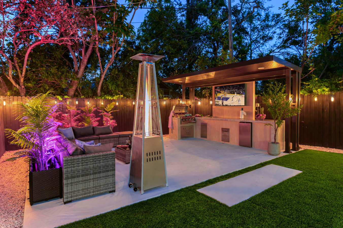 sleeps-20-*-heated-pool-*-hot-tub-*-outdoor-kitchentheater/