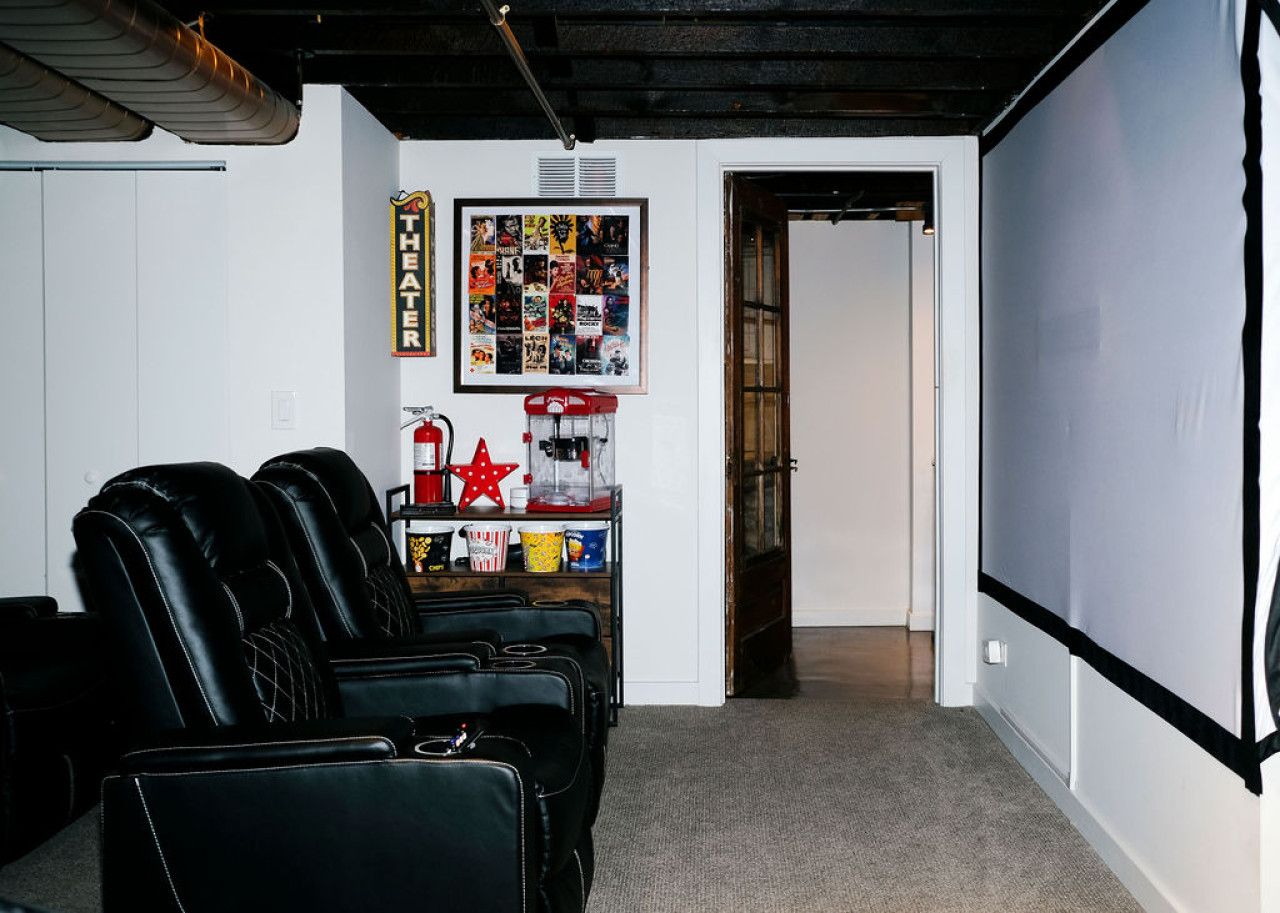 4-br-*-theater-room-*-gym-*-walk-to-lincoln-park!/