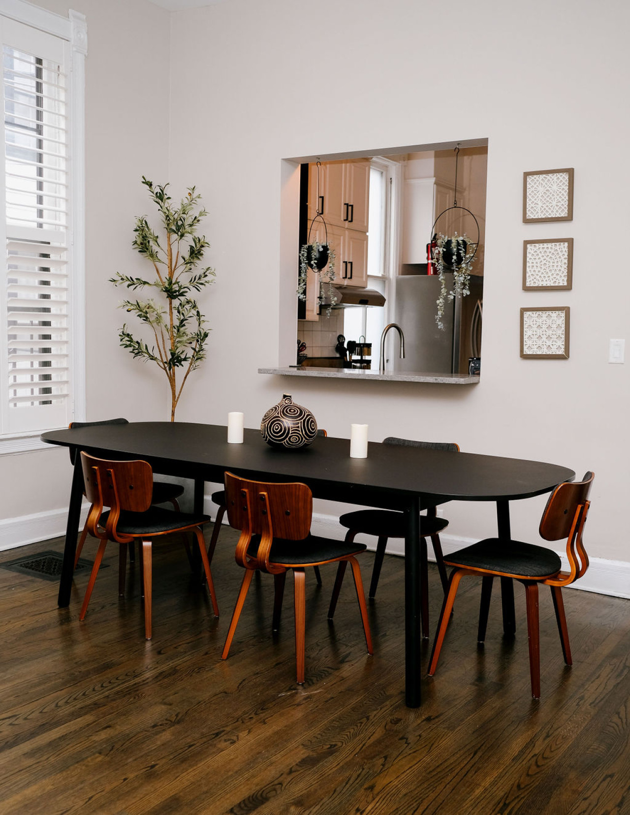 4-br-*-theater-room-*-gym-*-walk-to-lincoln-park!/