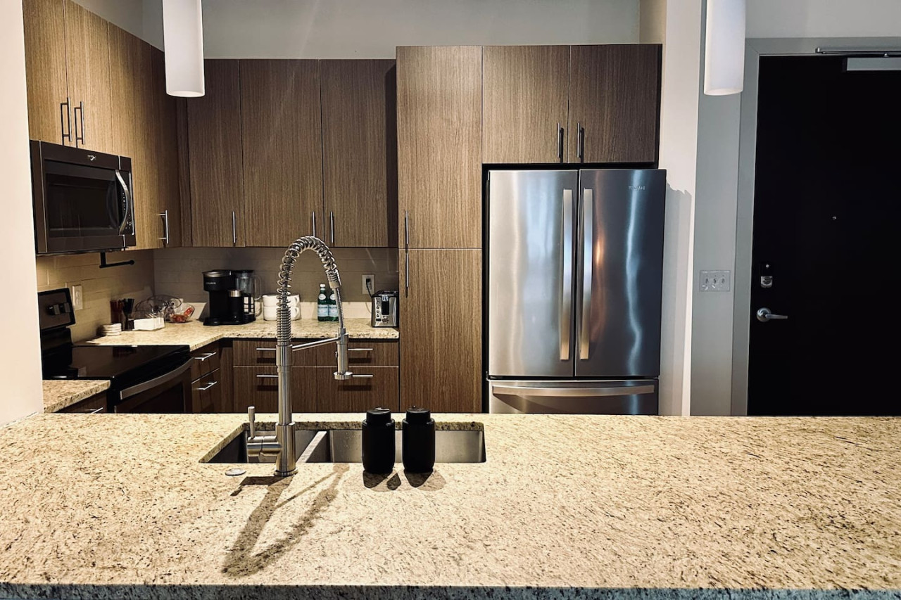 downtown-philly-luxury-condo/