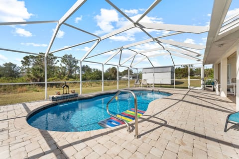 3 BR Pool Home, Near the Beach & Golf Courses!