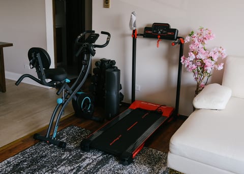 Near O'hare • Personal Gym & Balcony • Safe Area