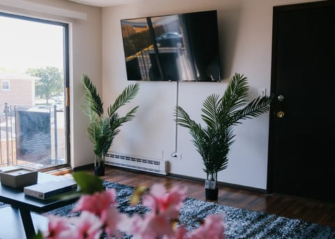 Near O'hare • Personal Gym & Balcony • Safe Area