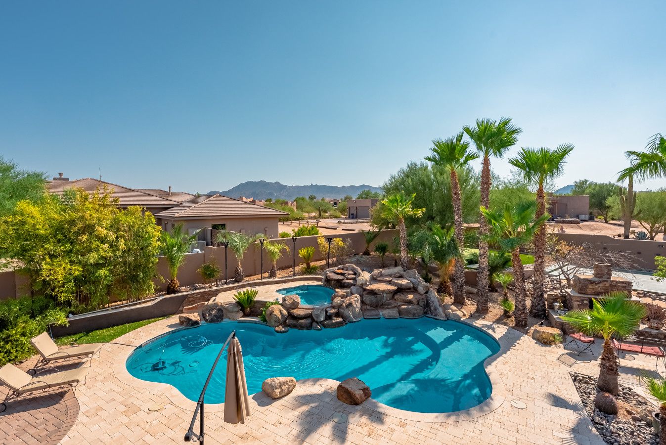 $3M Mansion- Heated Pool- Pickleball- Sleeps 25
