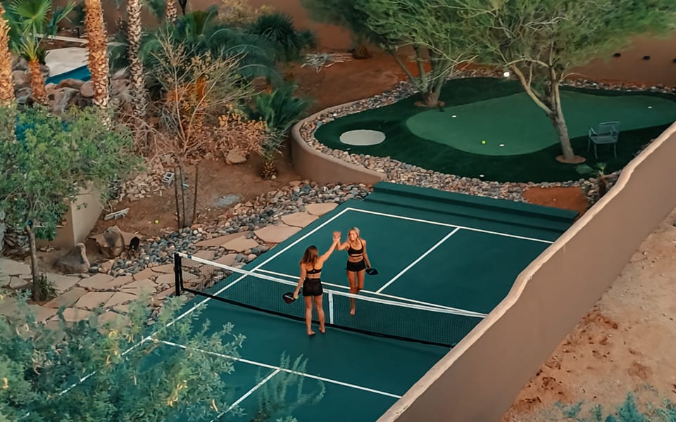 Sleeps 25 • Heated Pool and Spa • Pickleball Court - Scottsdale
