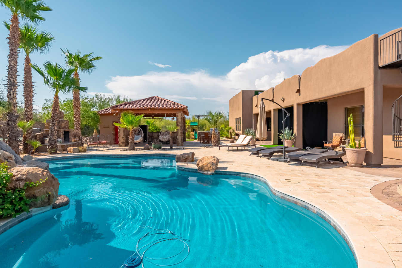 $3M Mansion- Heated Pool- Pickleball- Sleeps 25