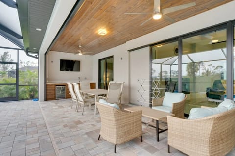 3BR Cape Coral Waterfront Home | Pool & Lanai