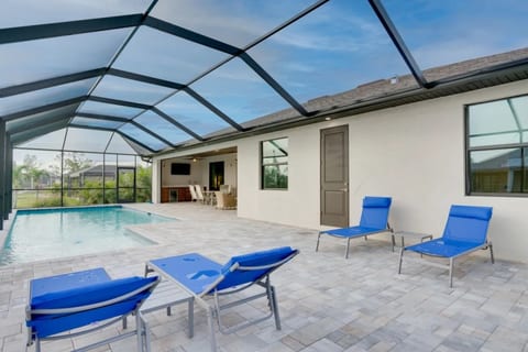 3BR Cape Coral Waterfront Home | Pool & Lanai