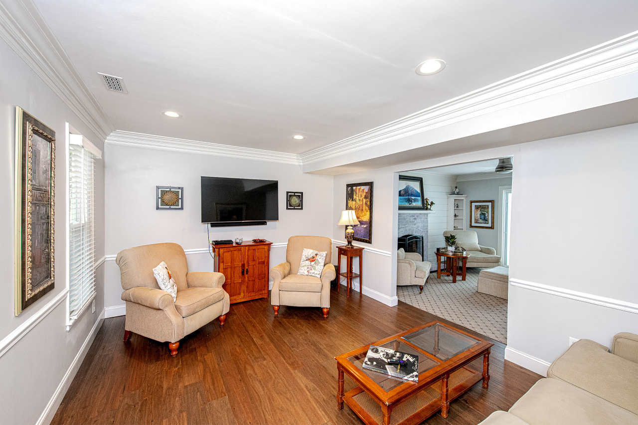 3br-charlotte-escape:-pool-hot-tub-and-theater/