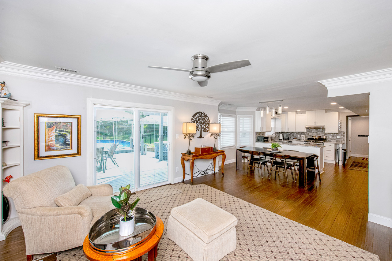 3br-charlotte-escape:-pool-hot-tub-and-theater/