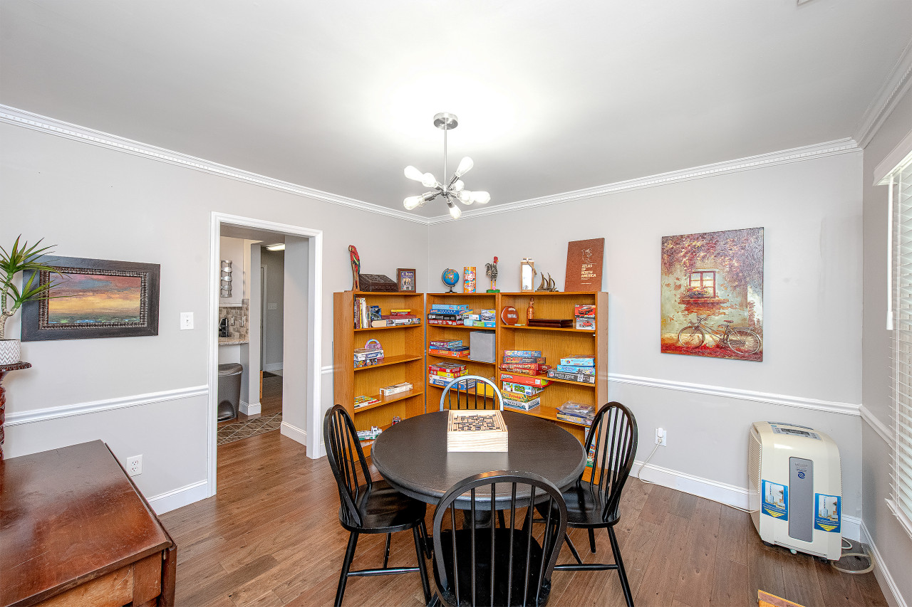 3br-charlotte-escape:-pool-hot-tub-and-theater/