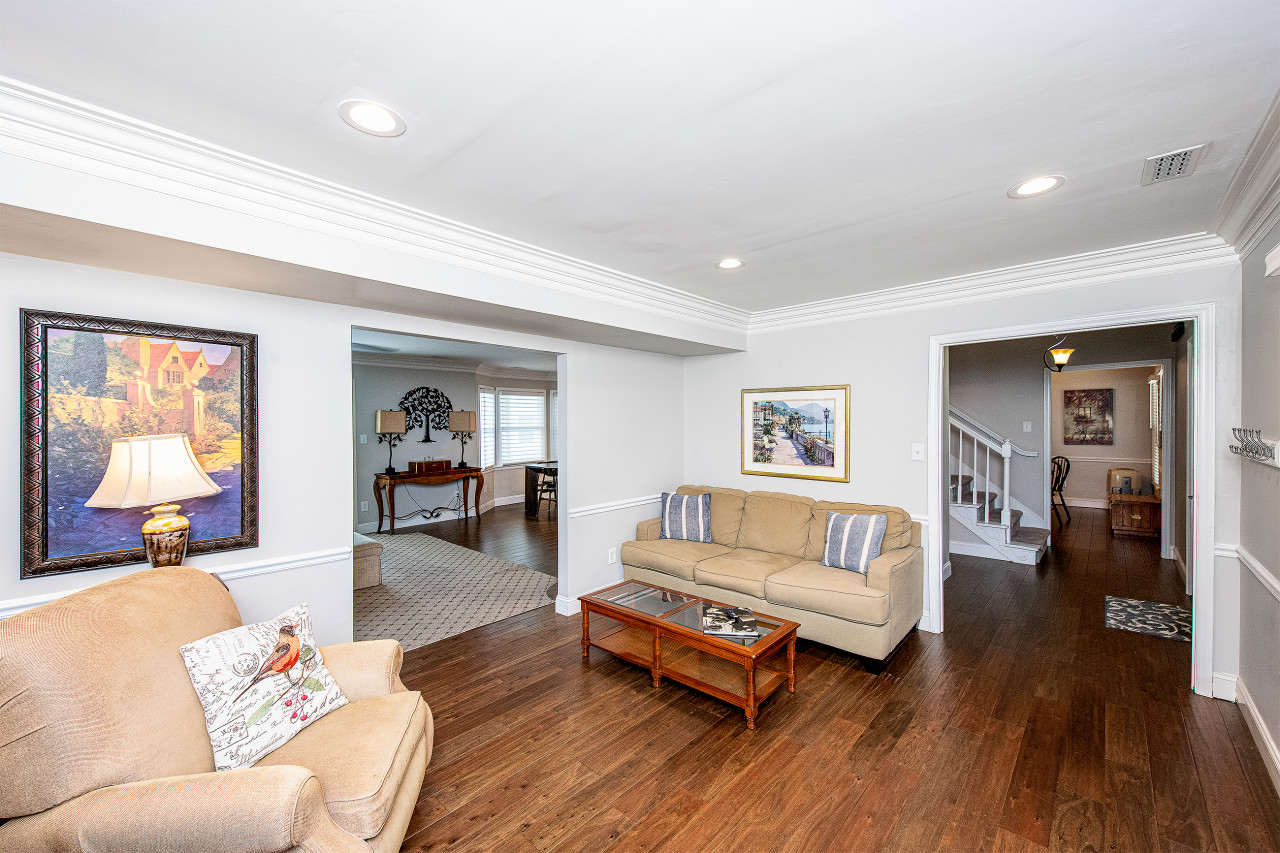 3br-charlotte-escape:-pool-hot-tub-and-theater/