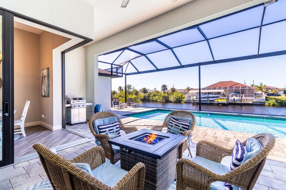 Ritiro della Costa del Golfo: 3BR Waterfront | Piscina Riscaldata - Cape Coral