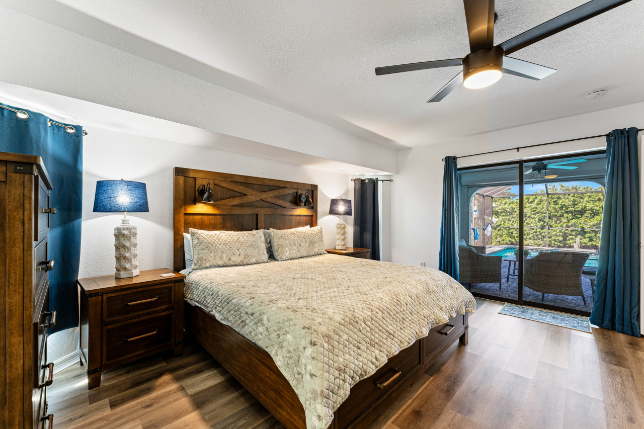 3BR Coastal Oasis: Waterfront Home with Pool - Port Charlotte