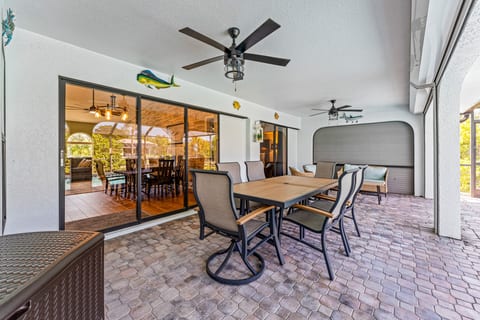 3BR Coastal Oasis: Waterfront Home with Pool