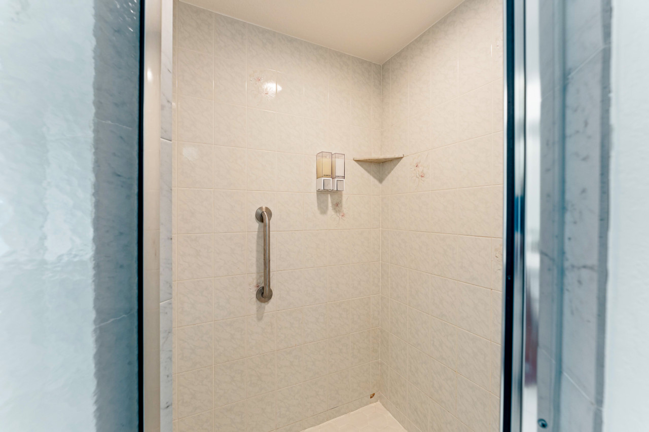 3BR Coastal Oasis: Waterfront Home with Pool - Port Charlotte