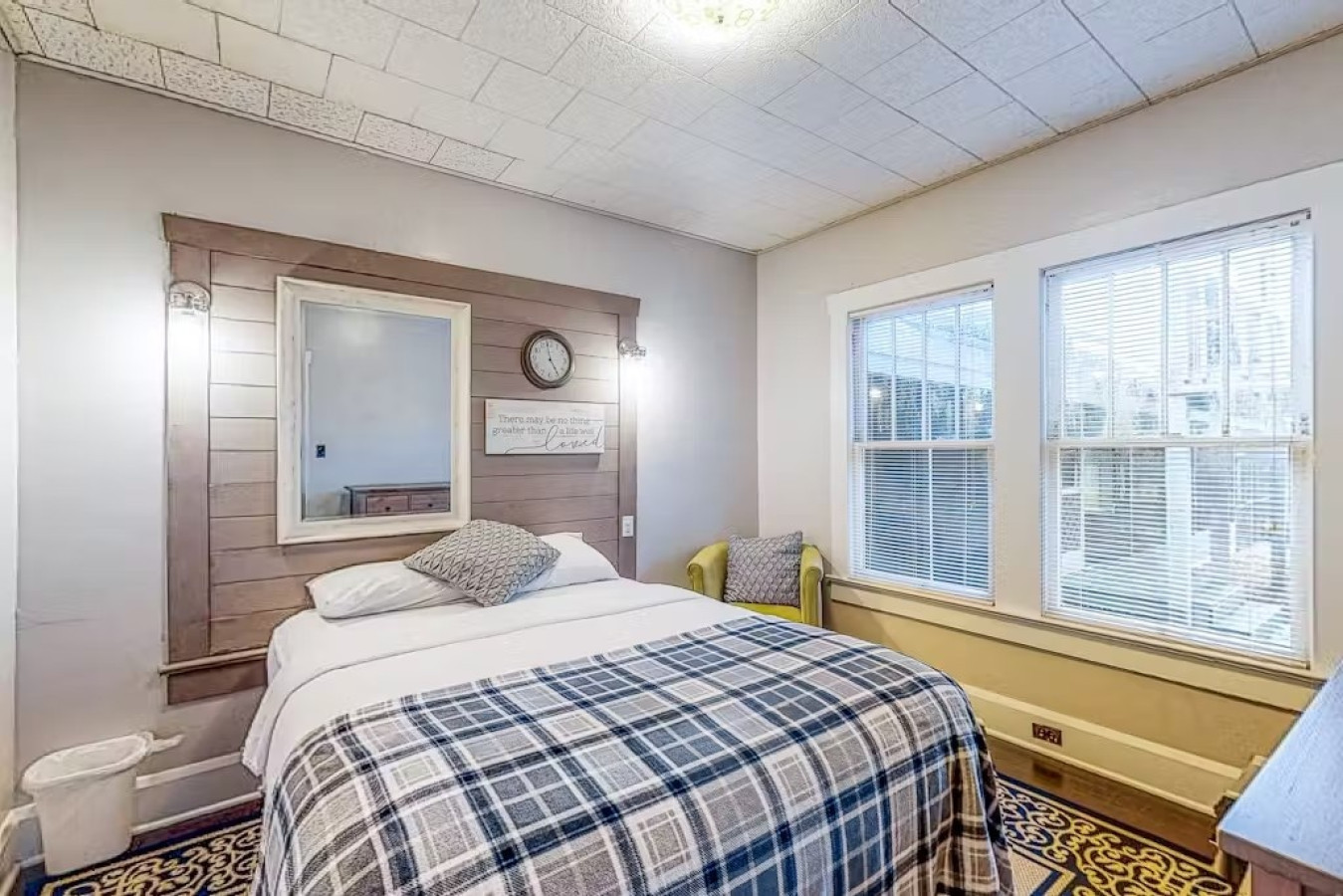 private-8br-oasis-with-pool-spa-treehouse/