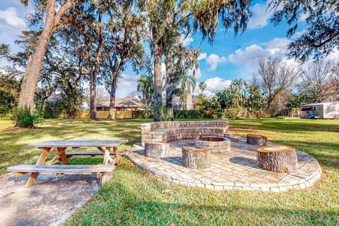 Private 8BR Oasis with Pool, Spa, Treehouse