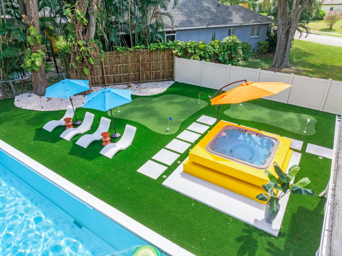 heated-pool-*-9brsleeps32*-picklebasketball-*-theater/