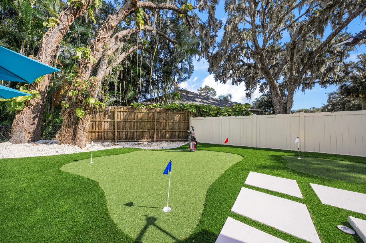 heated-pool-*-9brsleeps32*-picklebasketball-*-theater/