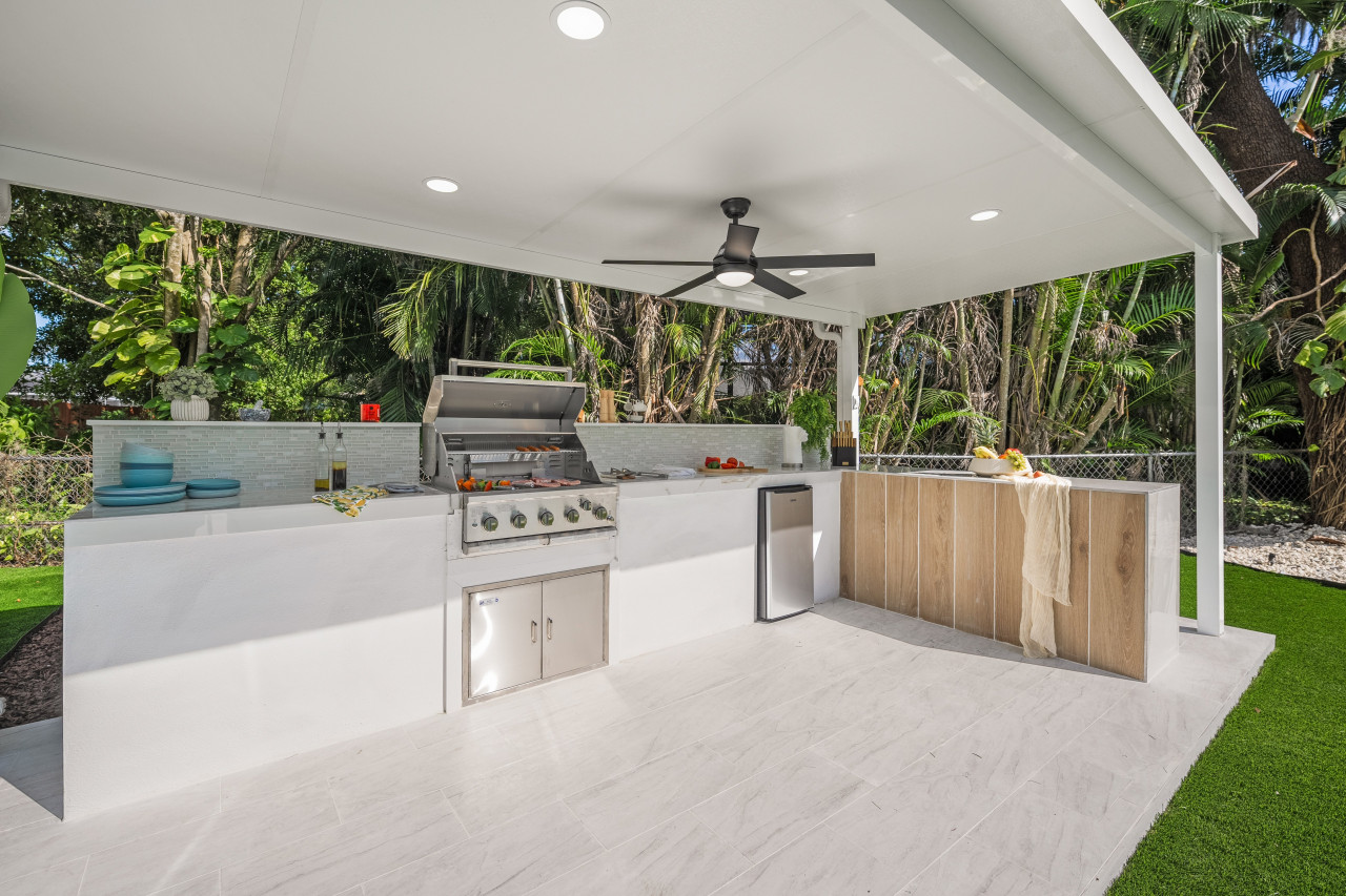 heated-pool-*-9brsleeps32*-picklebasketball-*-theater/