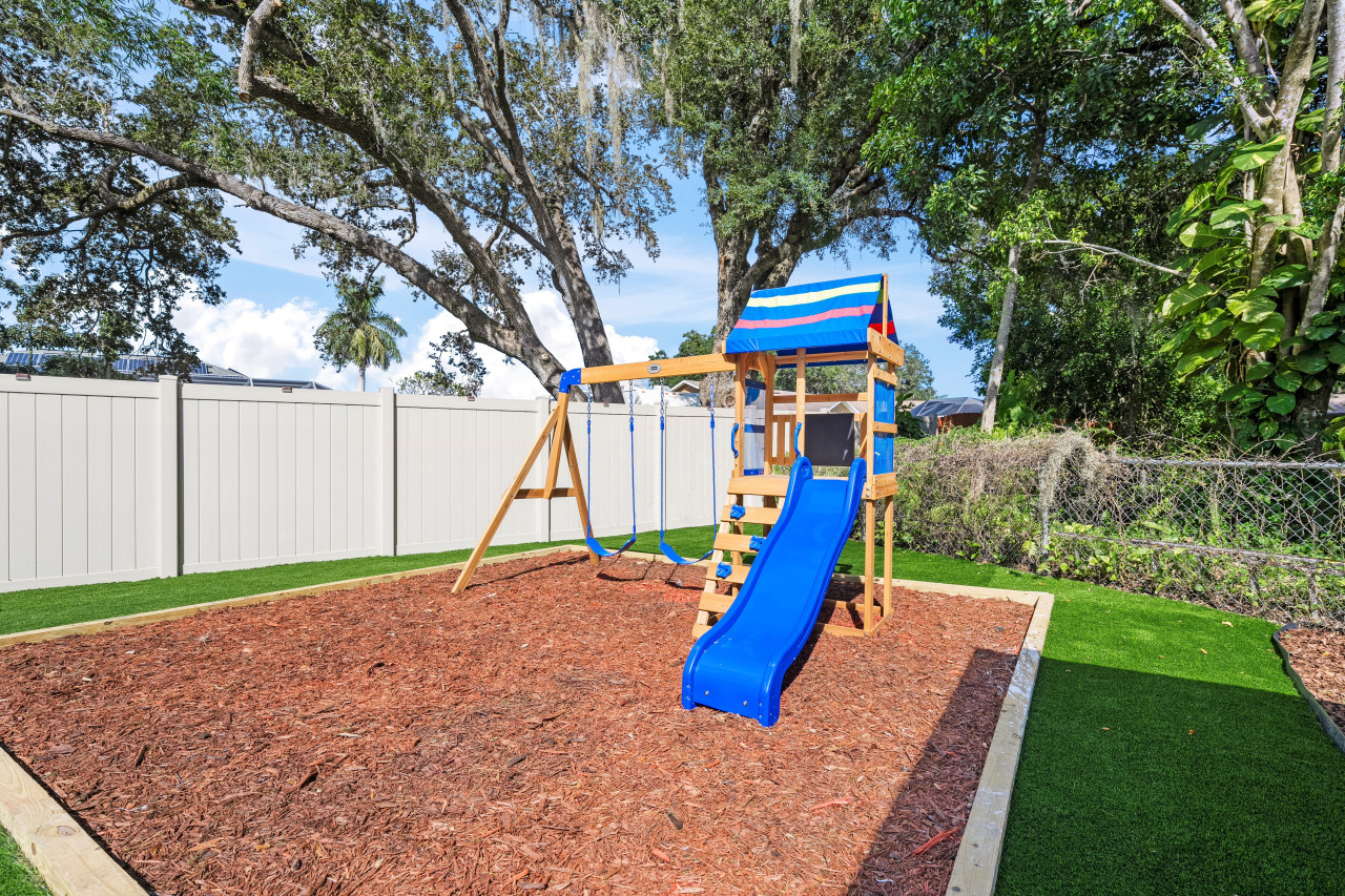 heated-pool-*-9brsleeps32*-picklebasketball-*-theater/