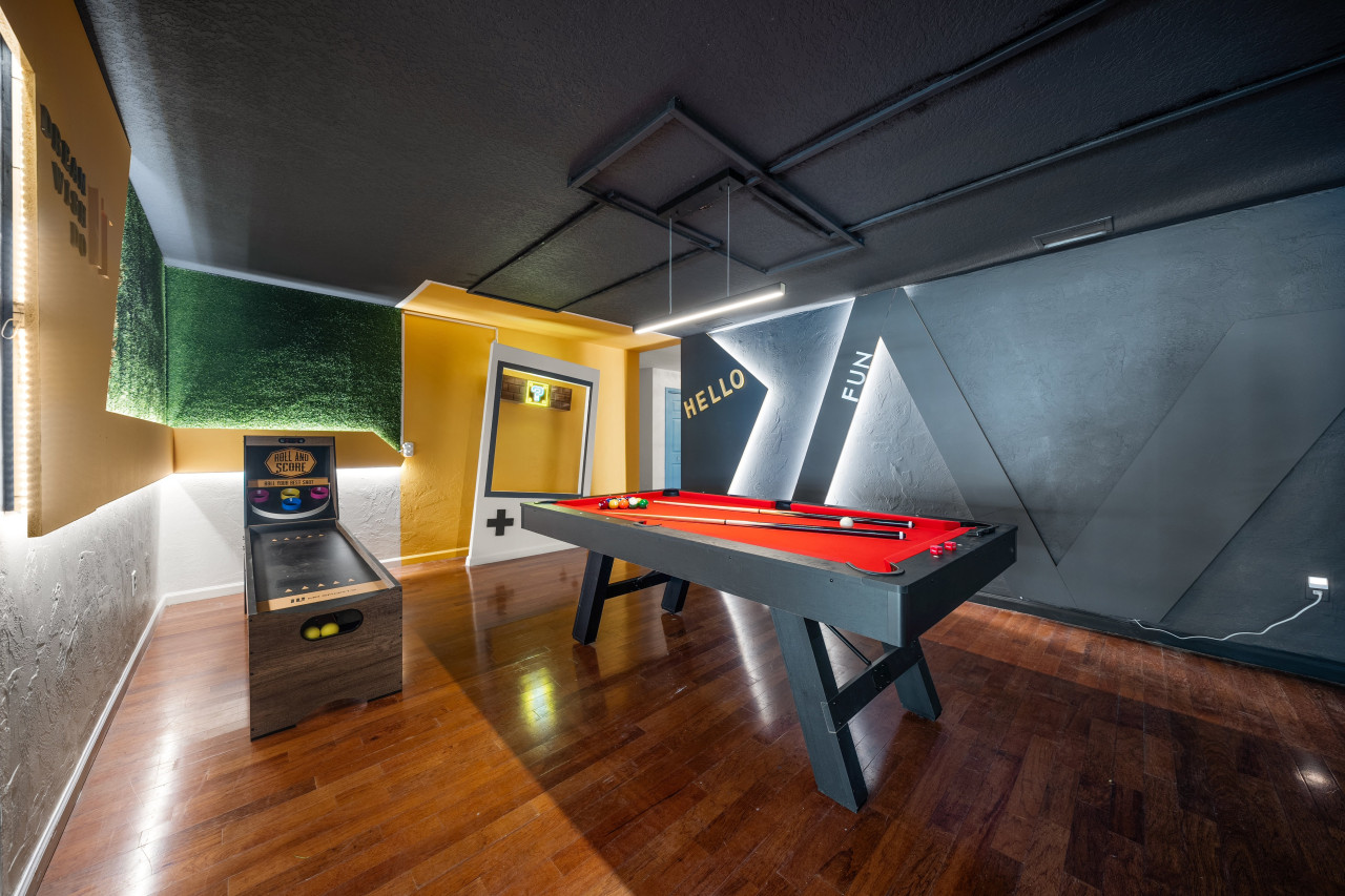 heated-pool-*-9brsleeps32*-picklebasketball-*-theater/