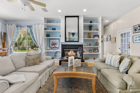Odessa Lakeside: 3BR Pool & Hot Tub