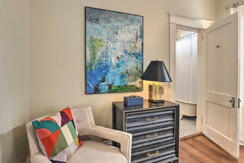 Birmingham 1BR Gem: Near Regions Field & Downtown