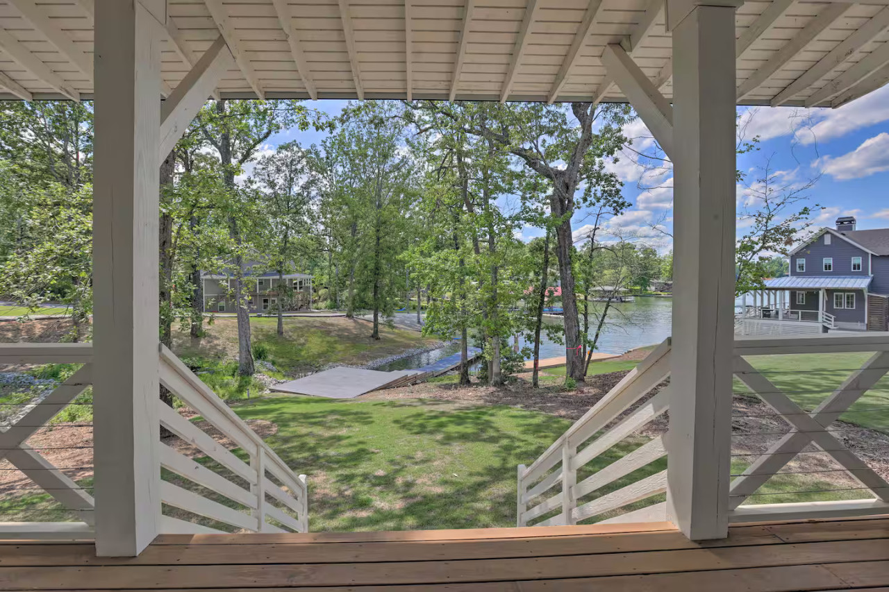 Luxury 5BR Lake House w/ Porch & Lake View