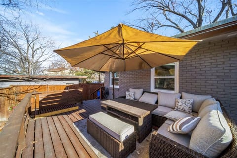 3BR Overland Park Home with Patio & Waterfall Pond