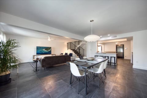 Tampa Waterfront 3BR Heated Pool &Dock Dander-Free