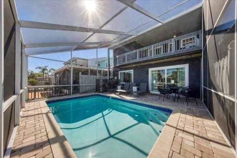Tampa Waterfront 3BR Heated Pool &Dock Dander-Free